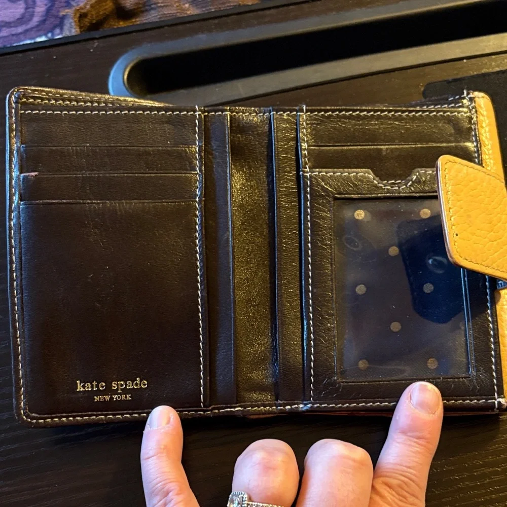 Kate Spade Light Tan Pebbled Leather Wallet Basic Travel‎ Casual - Picture 4 of 10